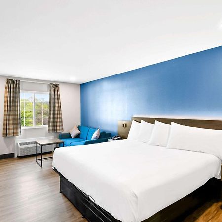 Econo Lodge Bethel - Danbury Екстер'єр фото