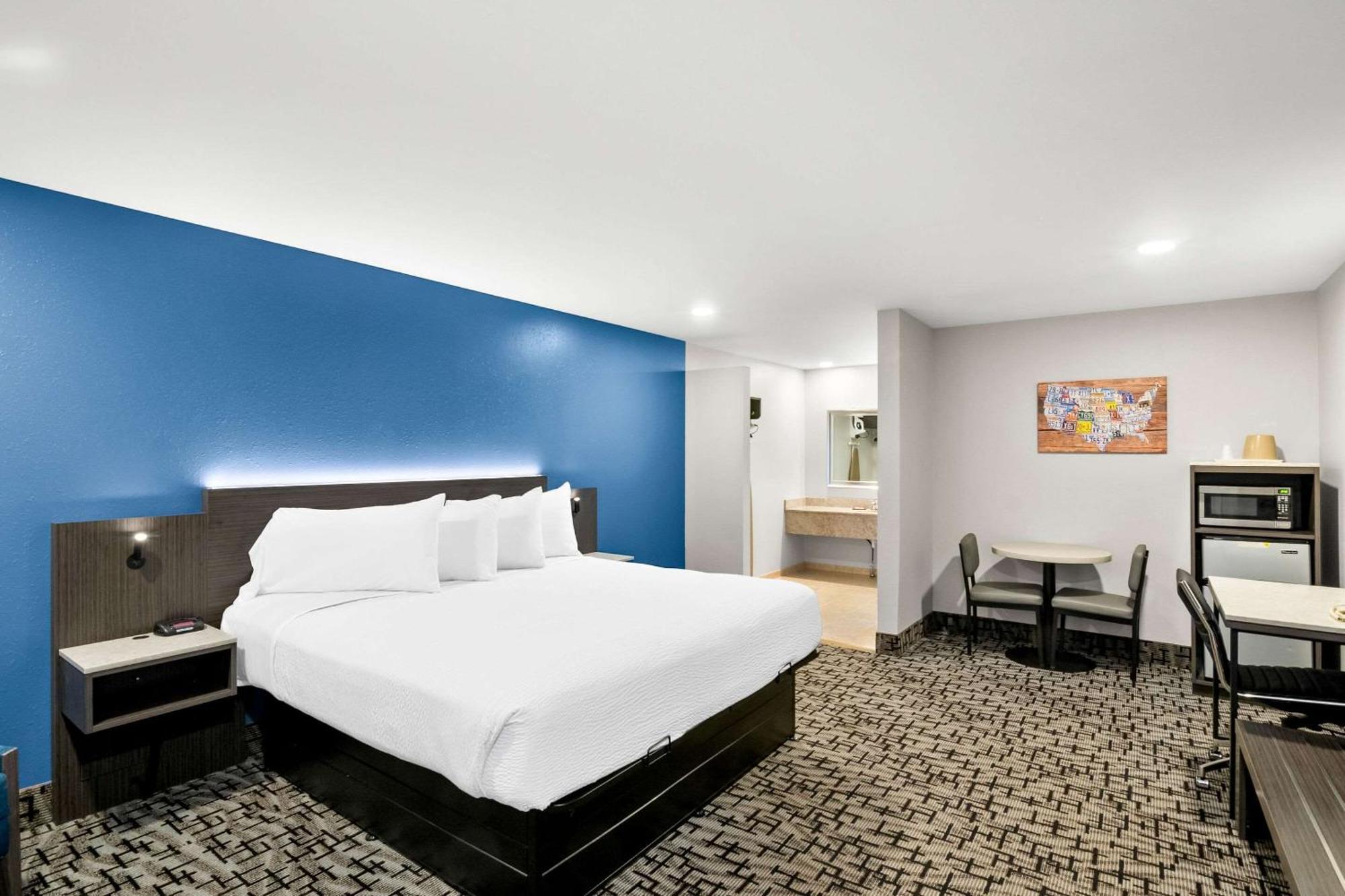 Econo Lodge Bethel - Danbury Екстер'єр фото