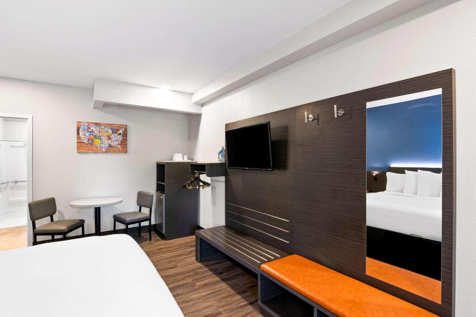 Econo Lodge Bethel - Danbury Екстер'єр фото